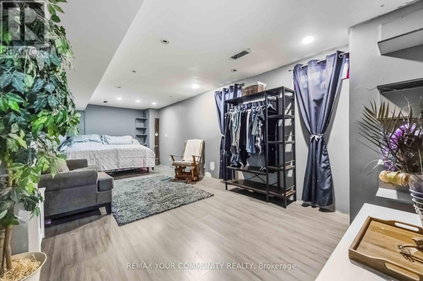 56 HIRST AVENUE - 40
