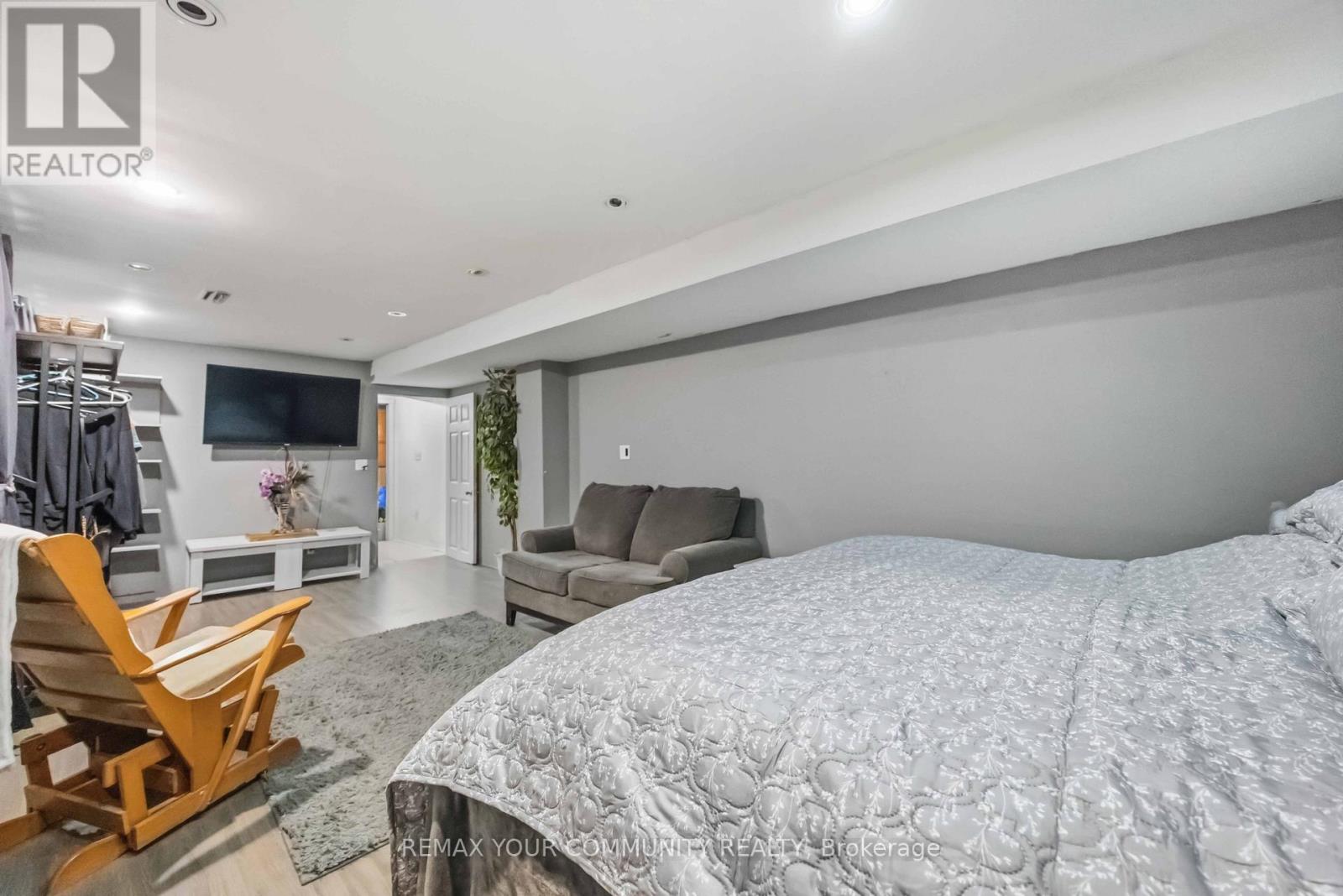 56 HIRST AVENUE - 41