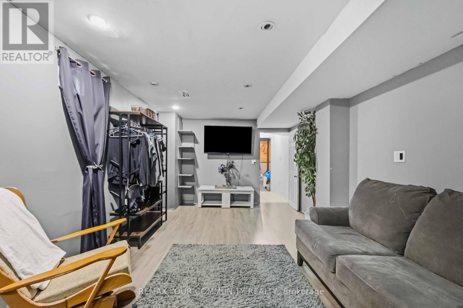 56 HIRST AVENUE - 42