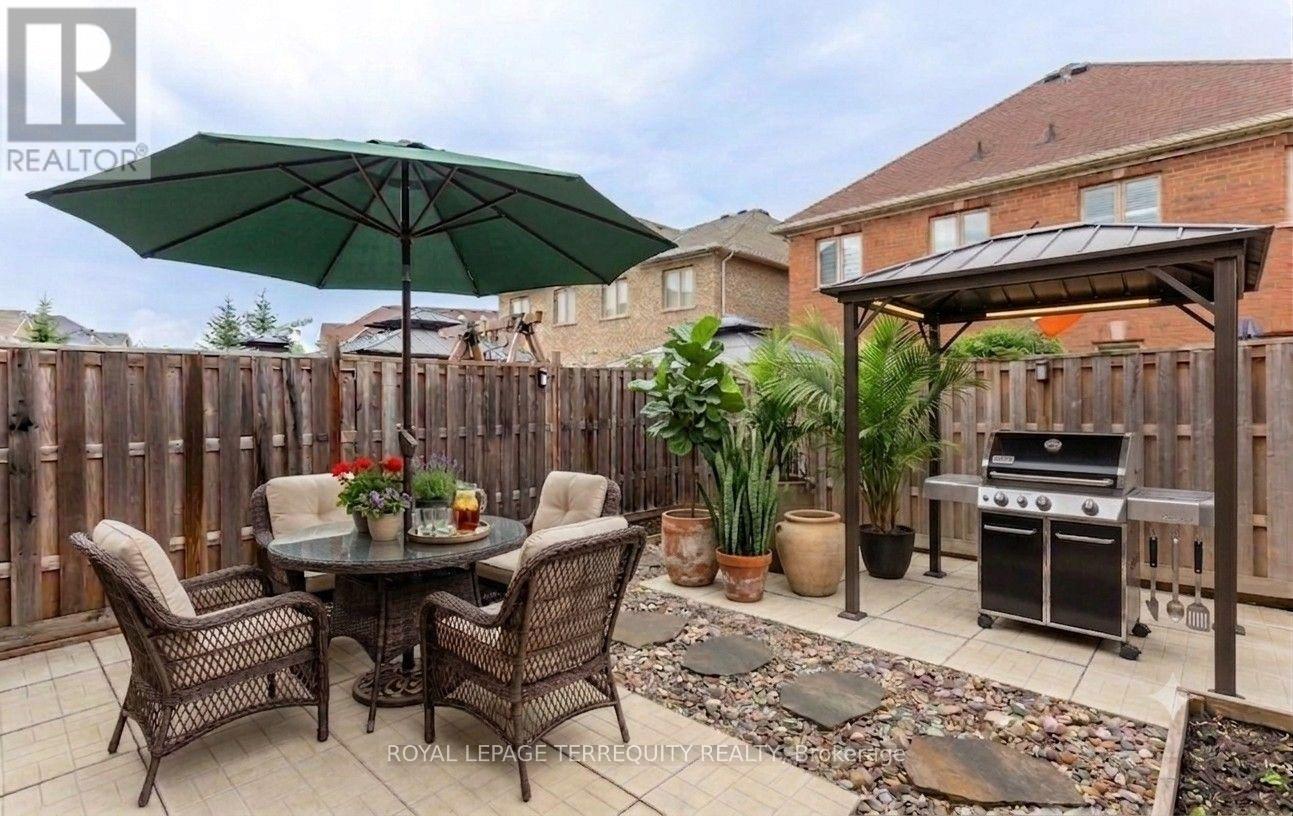 983 FRANCINE CRESCENT - 44