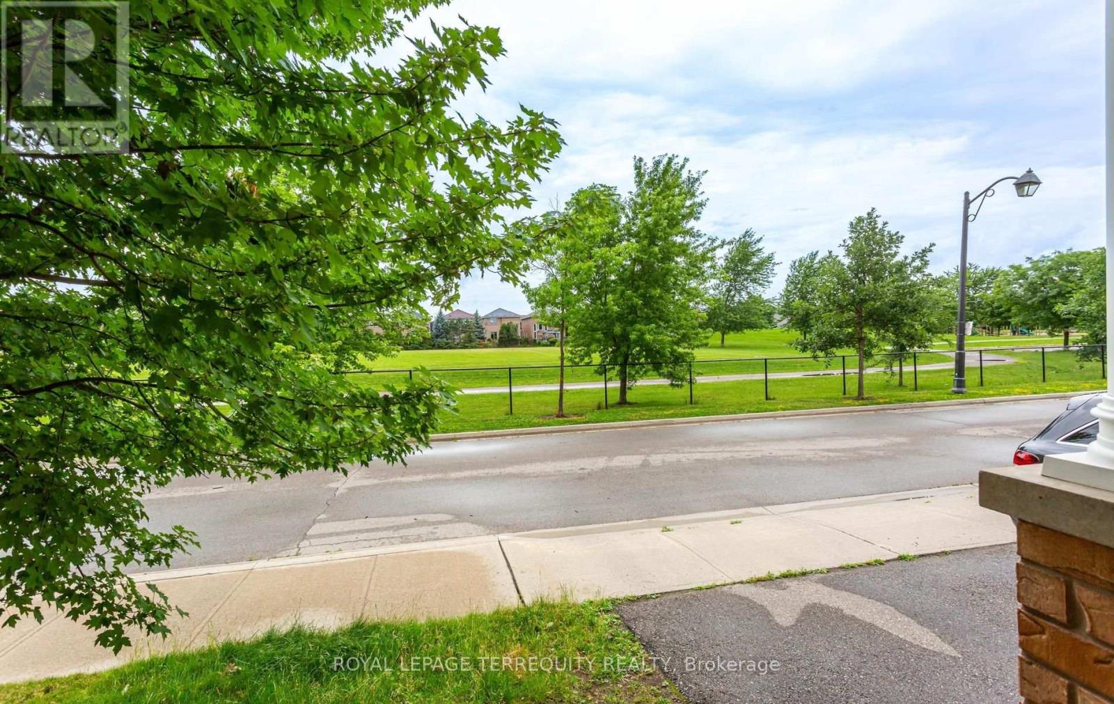 983 FRANCINE CRESCENT - 48
