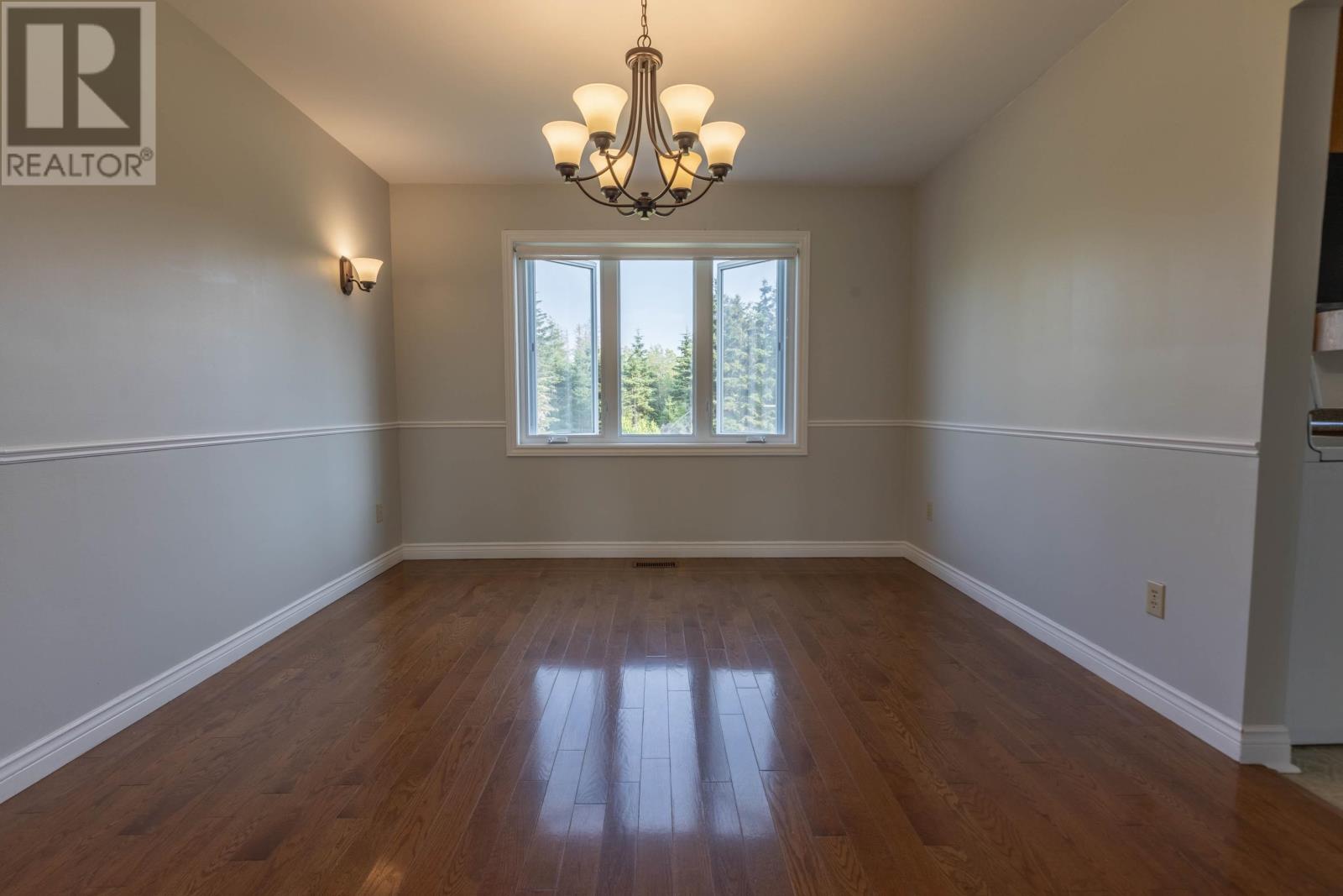 651 Valleyfield Road - 10