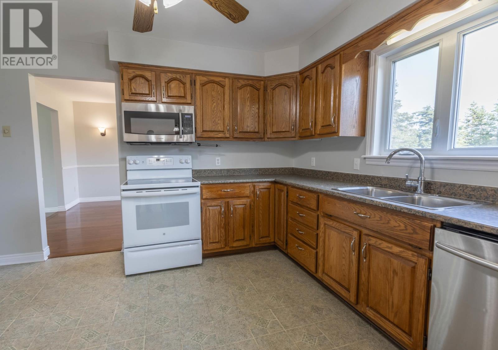 651 Valleyfield Road - 16