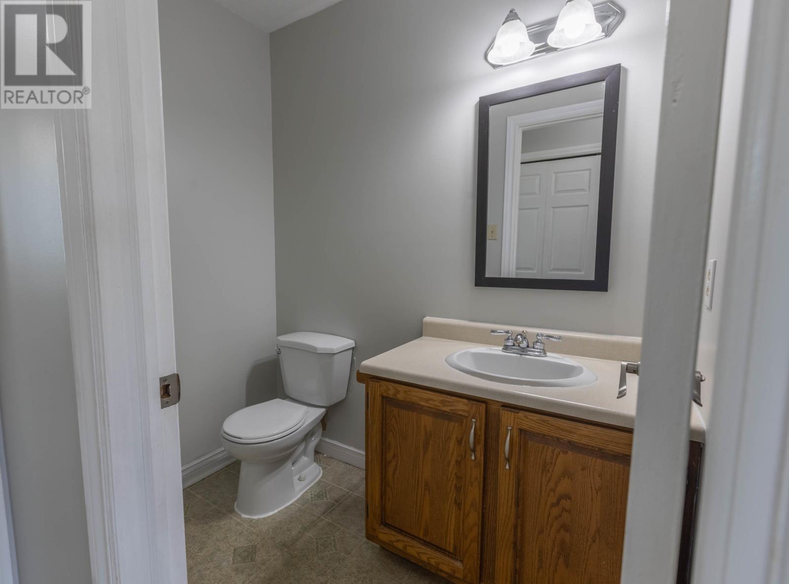 651 Valleyfield Road - 21
