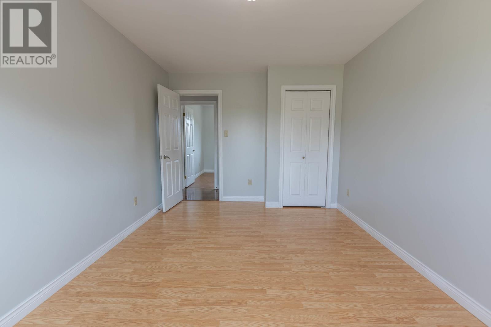651 Valleyfield Road - 26