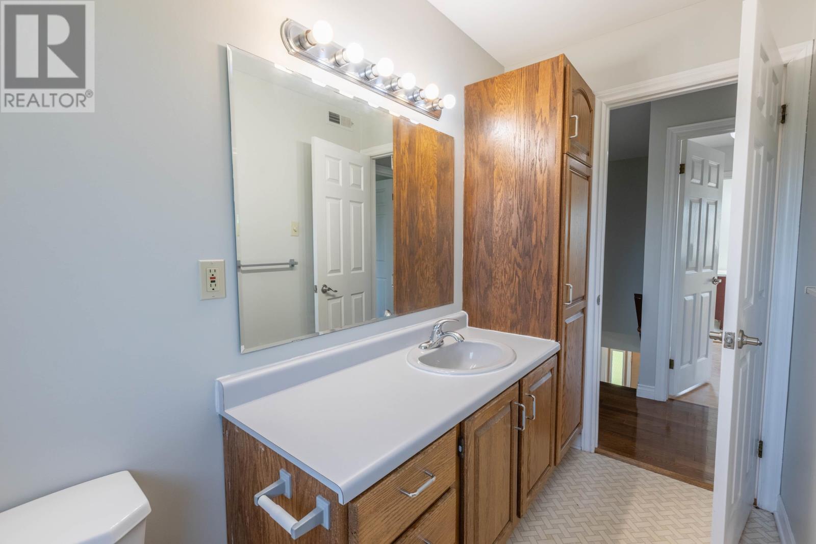 651 Valleyfield Road - 27