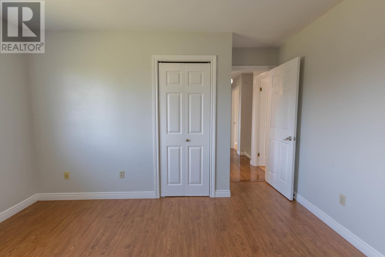 651 Valleyfield Road - 30