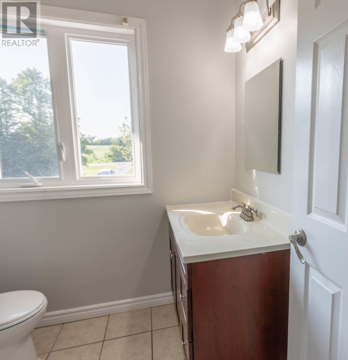 651 Valleyfield Road - 33