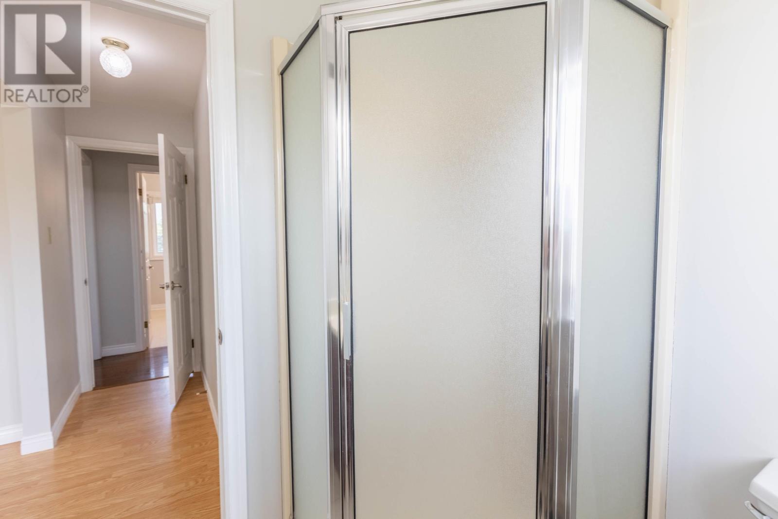 651 Valleyfield Road - 34