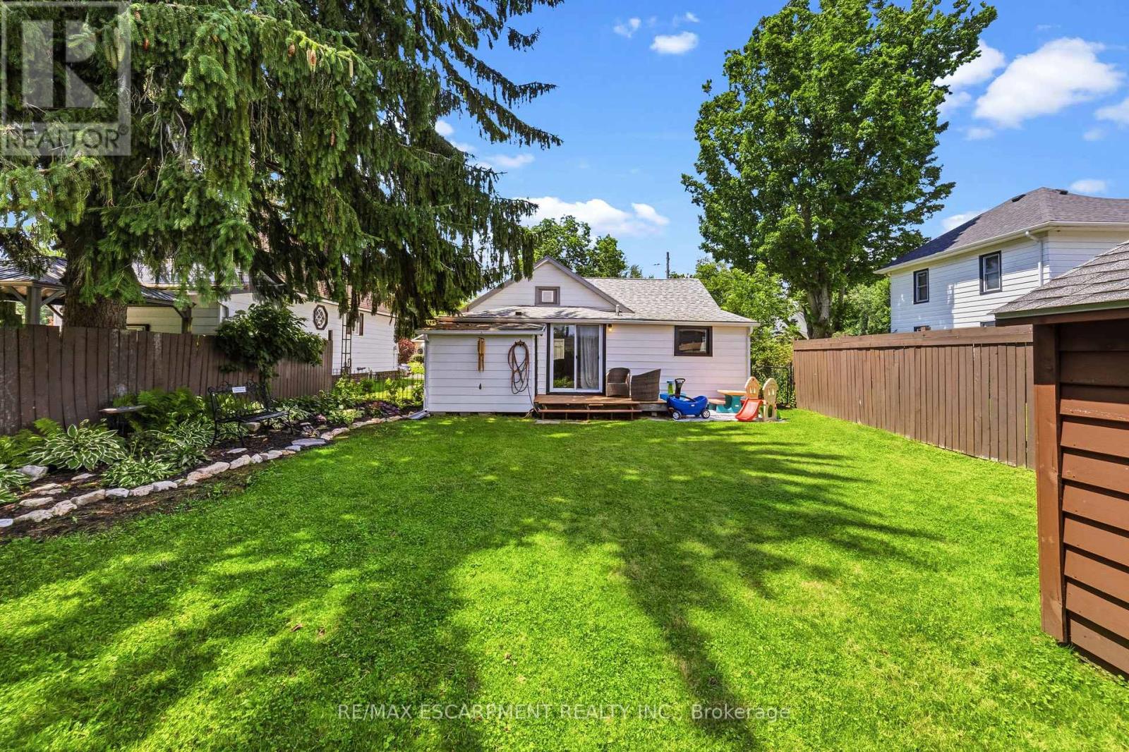 425 ROSS AVENUE - 18