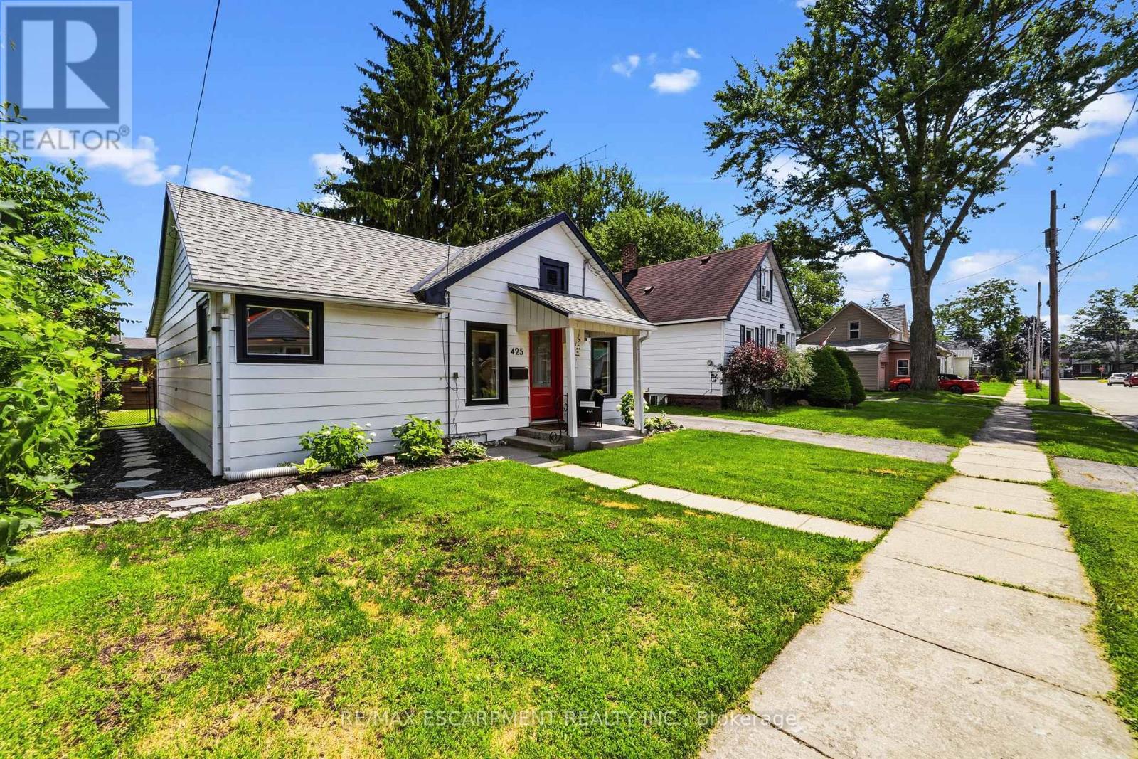 425 ROSS AVENUE - 2