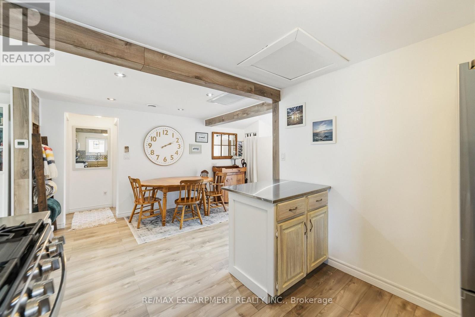 425 ROSS AVENUE - 9