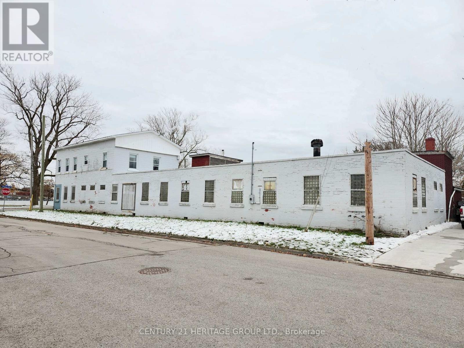 203 NIAGARA BOULEVARD - 1