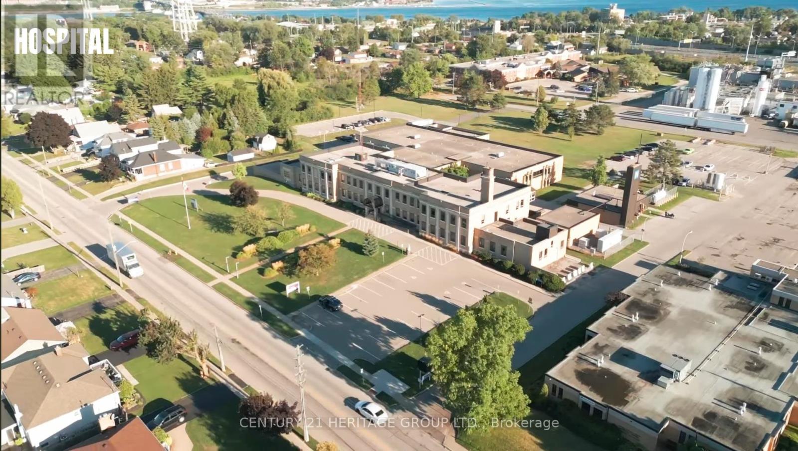 203 NIAGARA BOULEVARD - 14