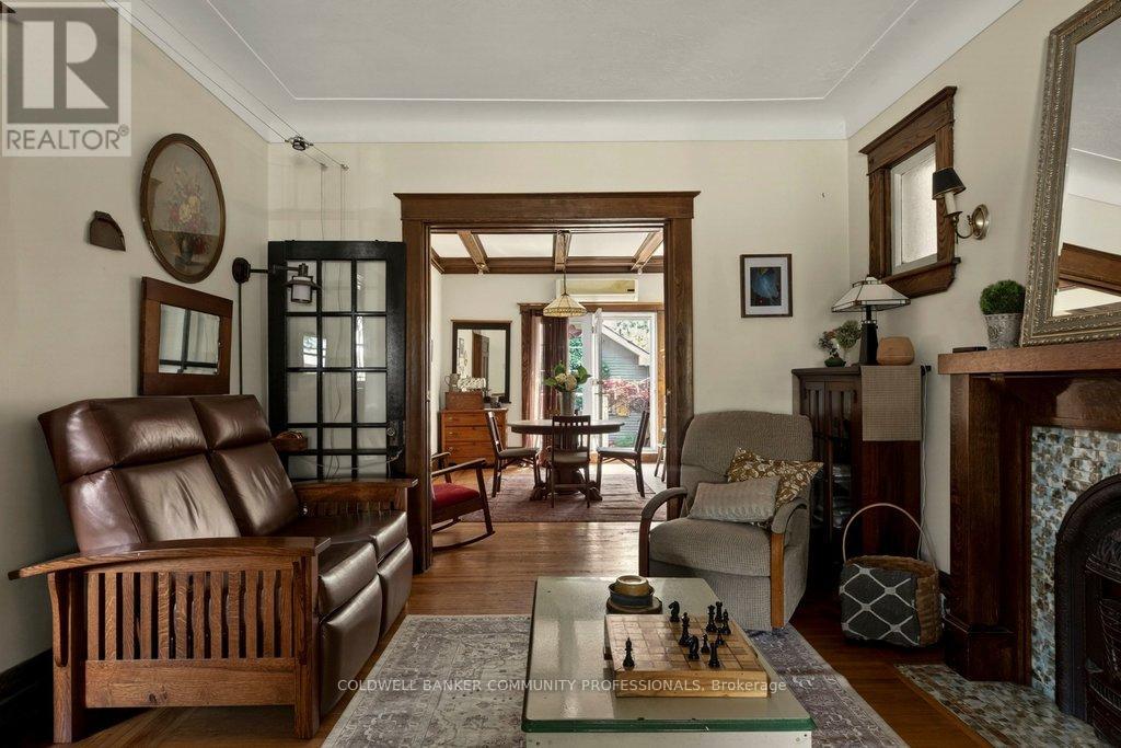111 SPADINA AVENUE - 10