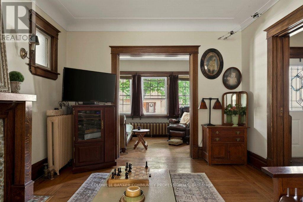 111 SPADINA AVENUE - 11