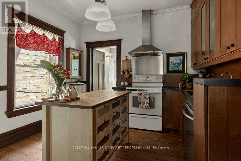 111 SPADINA AVENUE - 16