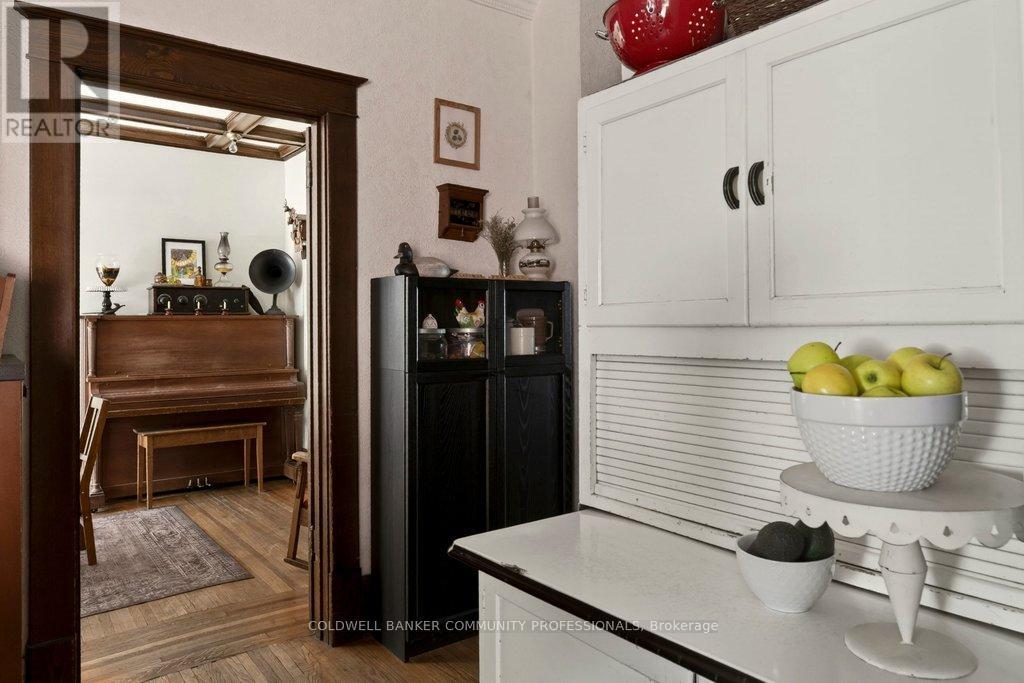 111 SPADINA AVENUE - 22