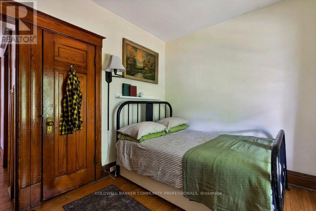 111 SPADINA AVENUE - 30