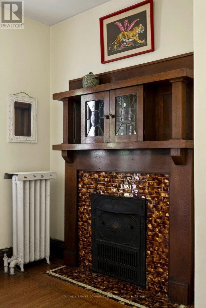 111 SPADINA AVENUE - 33