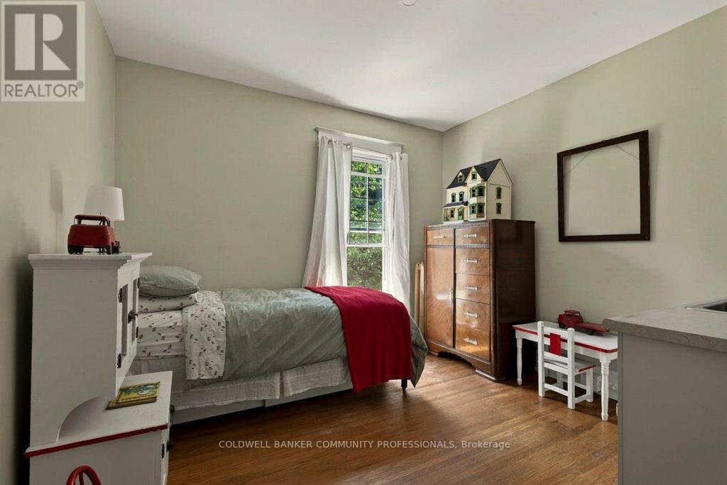 111 SPADINA AVENUE - 34