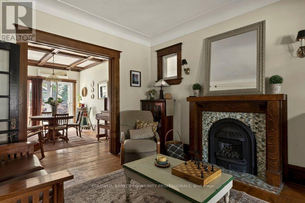 111 SPADINA AVENUE - 9