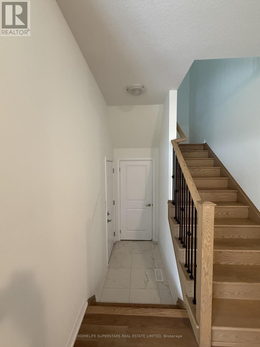 2 STANLEY AVENUE - 27