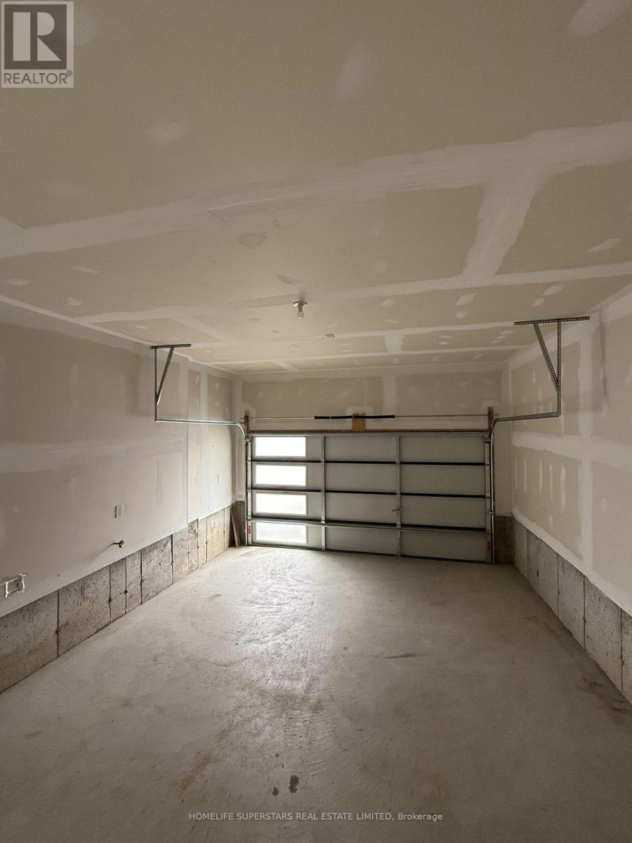 2 STANLEY AVENUE - 28
