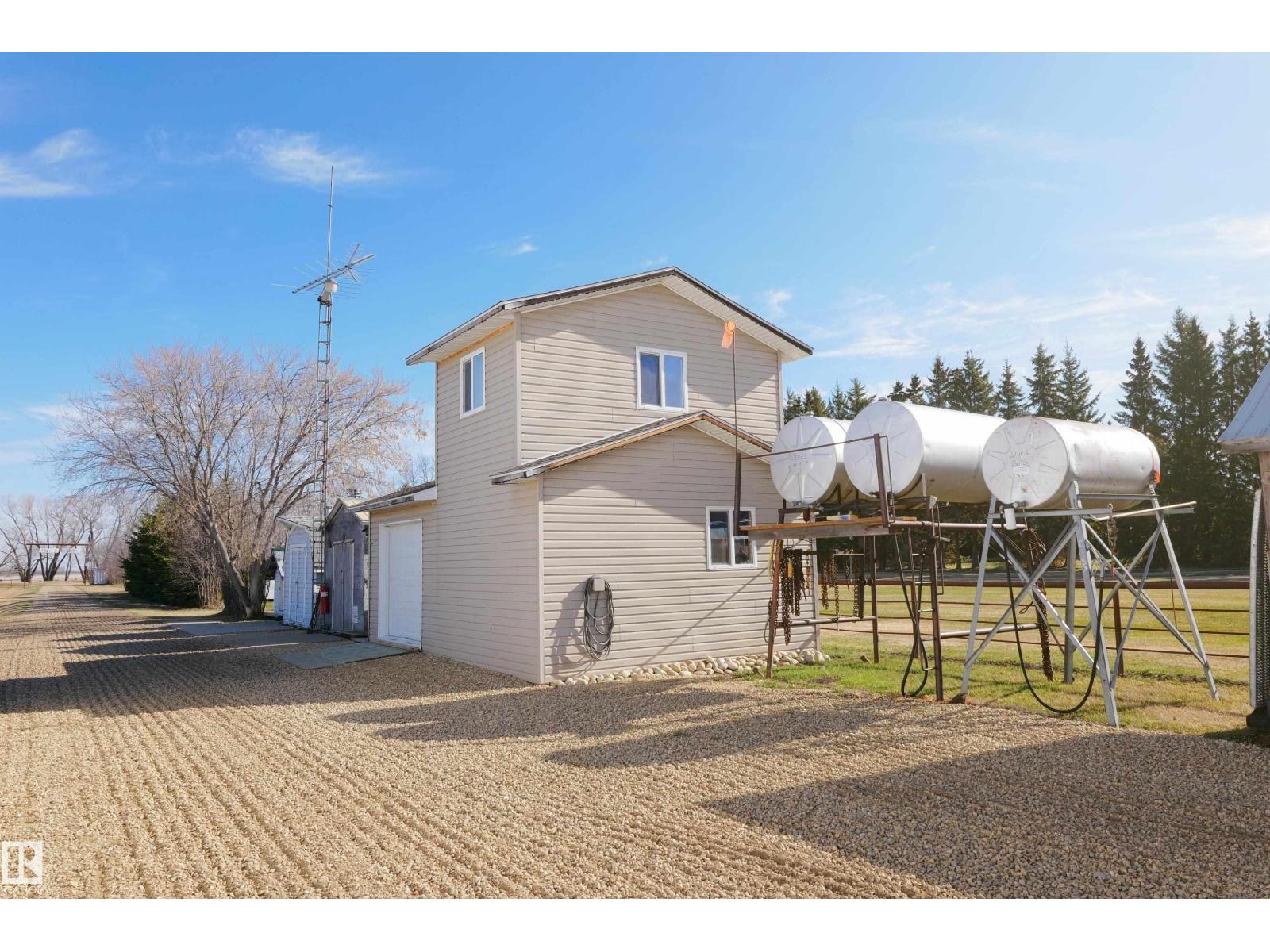 1221 Twp Rd 603A - 64