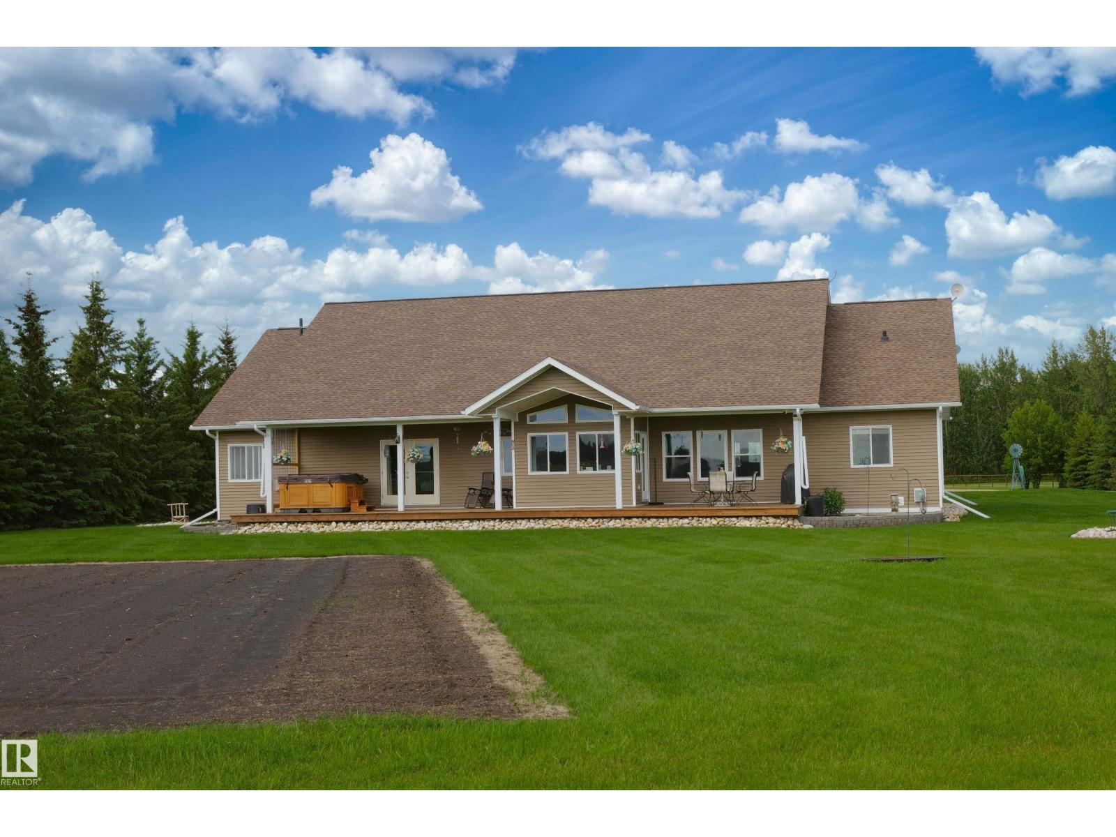 1221 Twp Rd 603A - 52