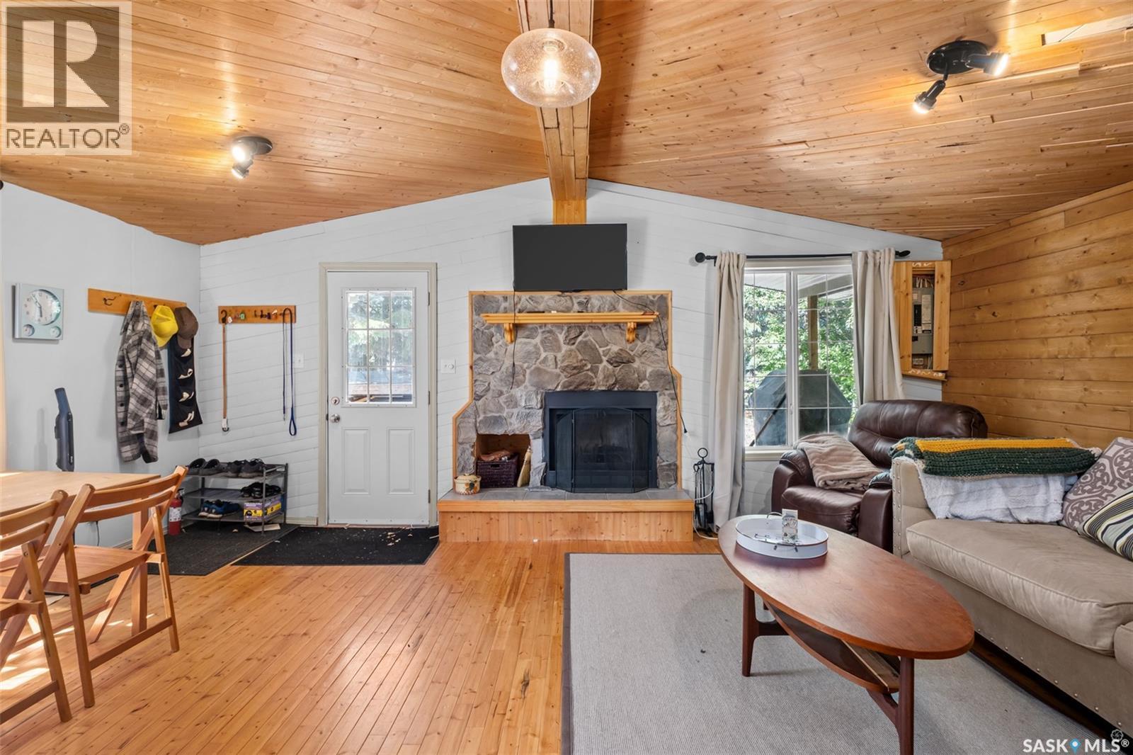 207 Jacobson DRIVE — photo 8
