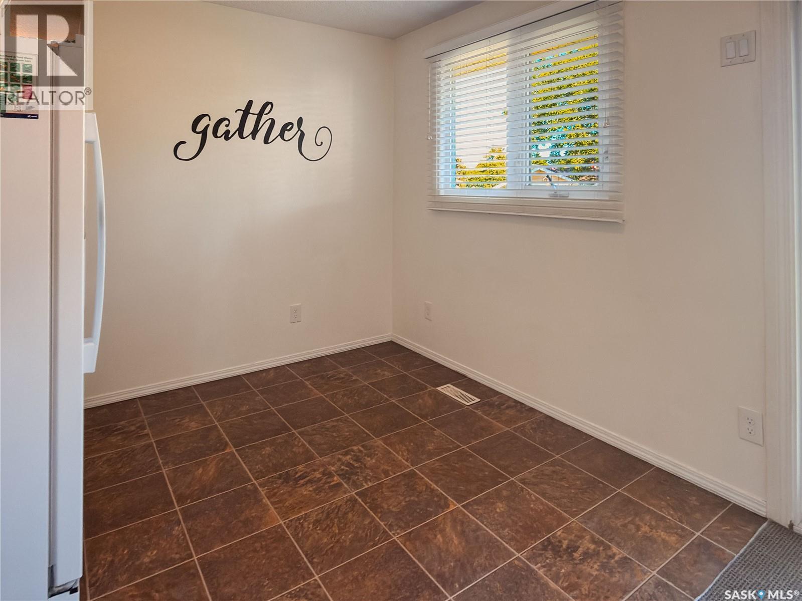 6 Fulton DRIVE - 16
