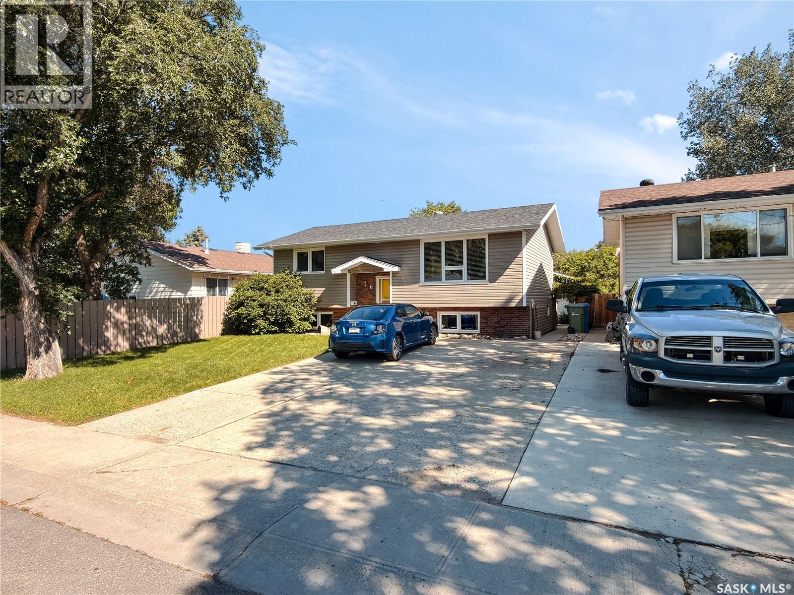 6 Fulton DRIVE - 2