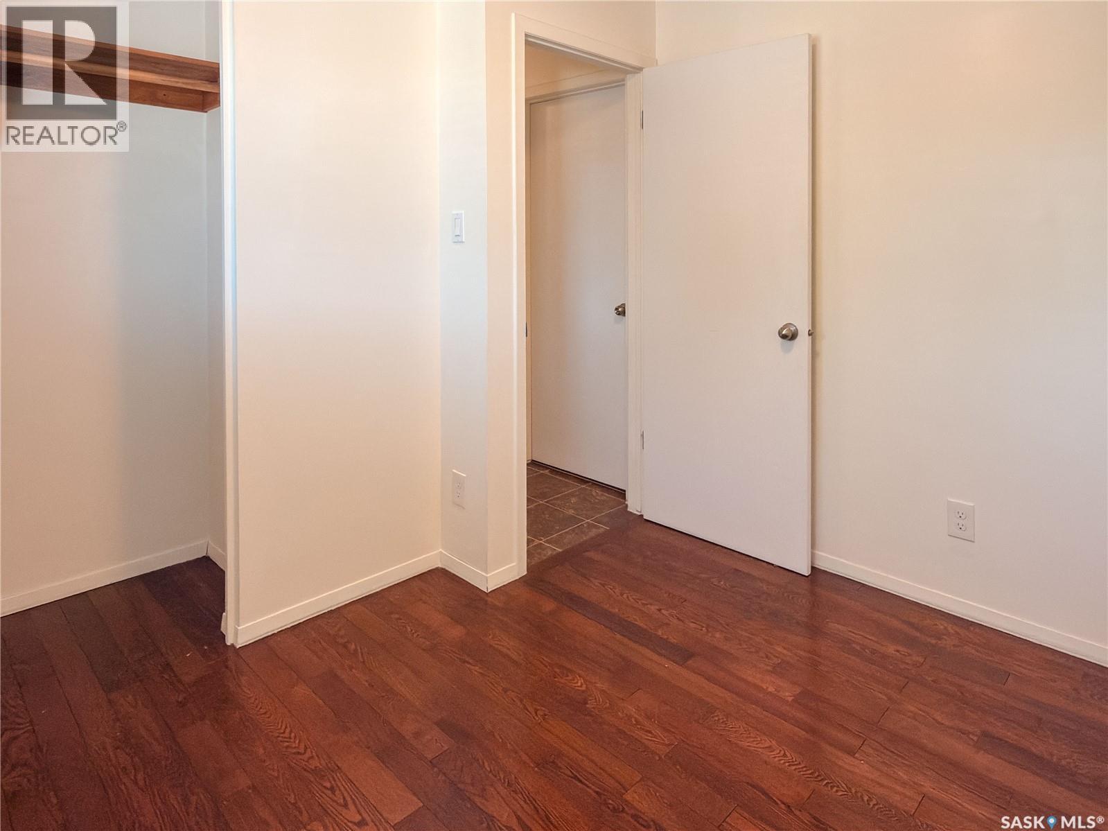 6 Fulton DRIVE - 23