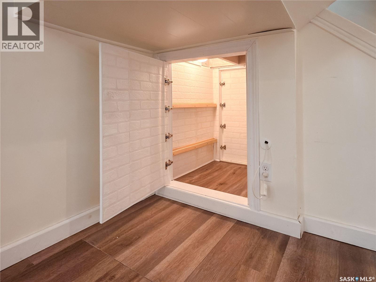 6 Fulton DRIVE - 25