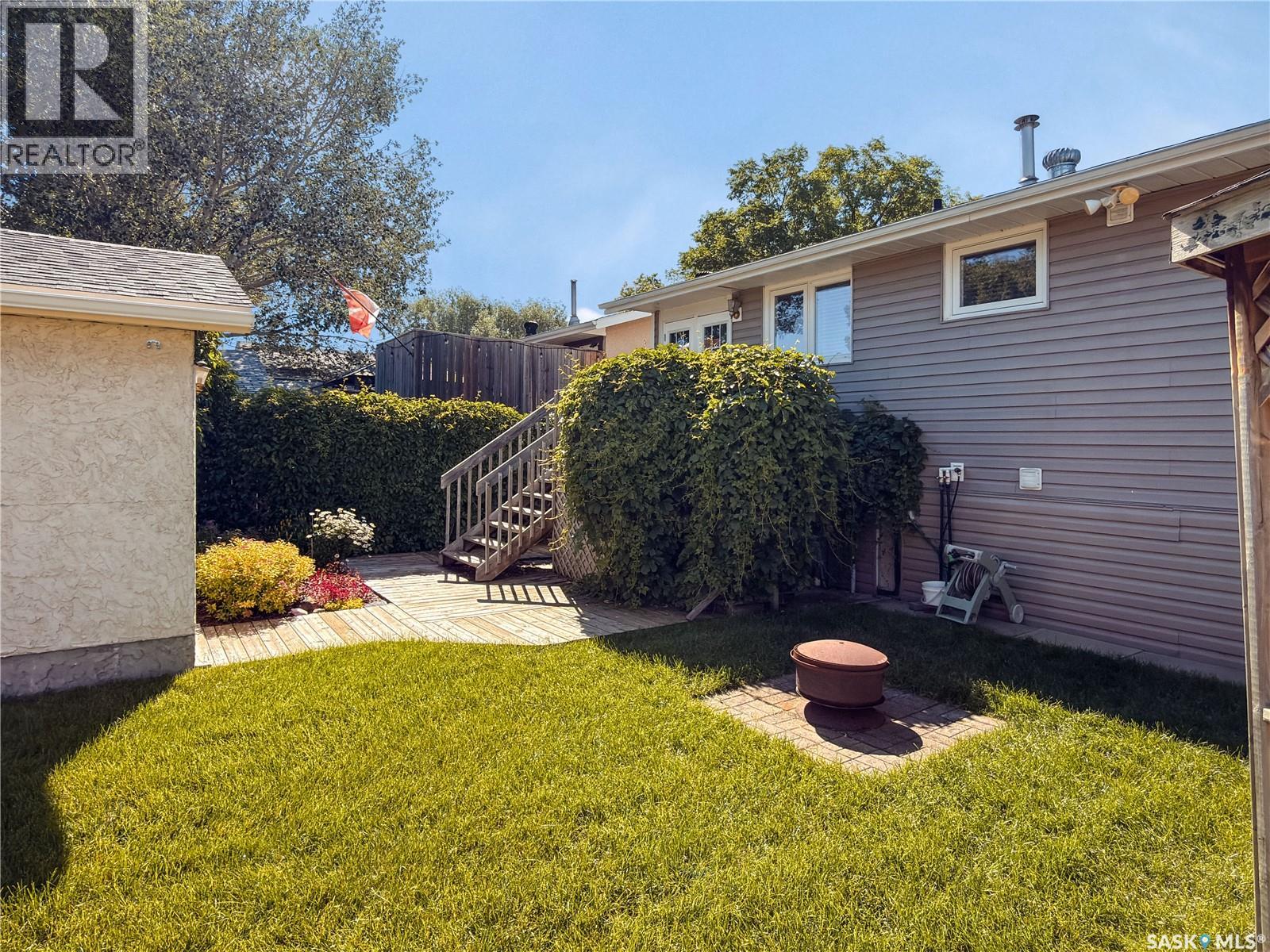 6 Fulton DRIVE - 50