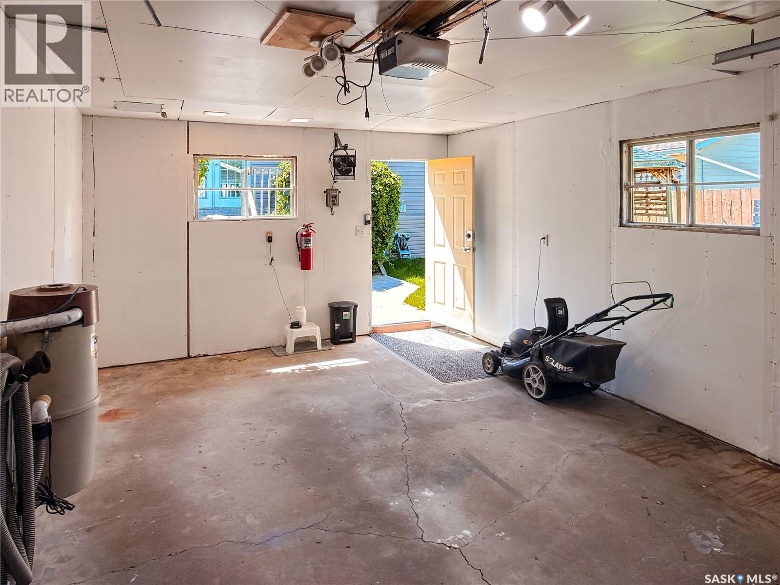 6 Fulton DRIVE - 53