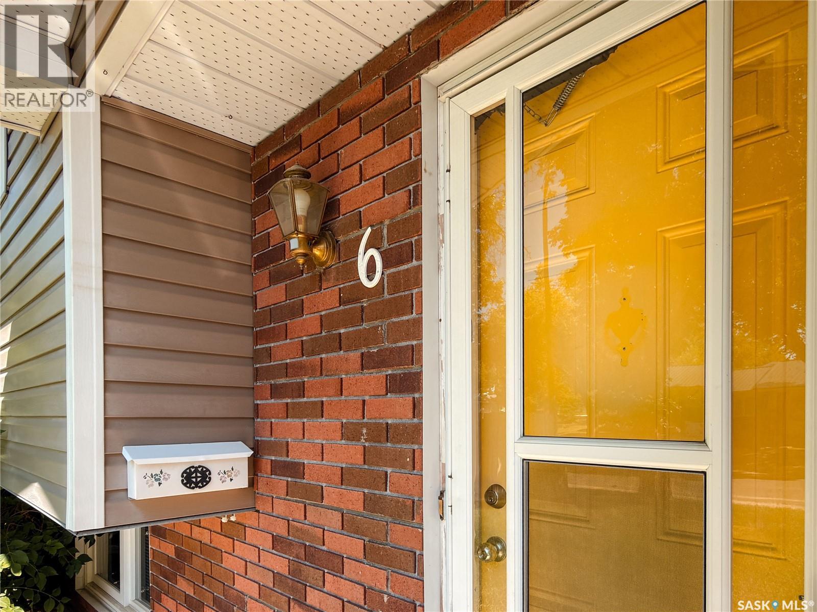 6 Fulton DRIVE - 6