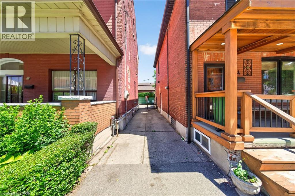 16 MULBERRY Street - 5