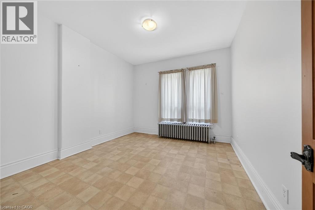 16 MULBERRY Street - Image 31