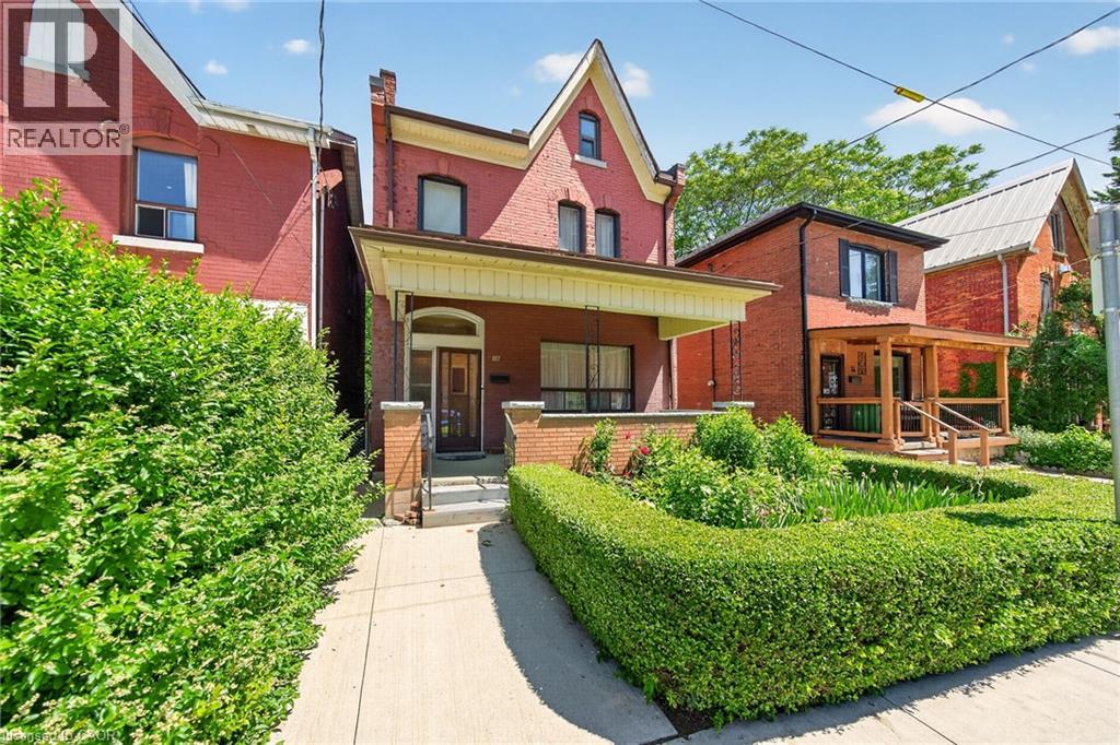 16 MULBERRY Street - 2