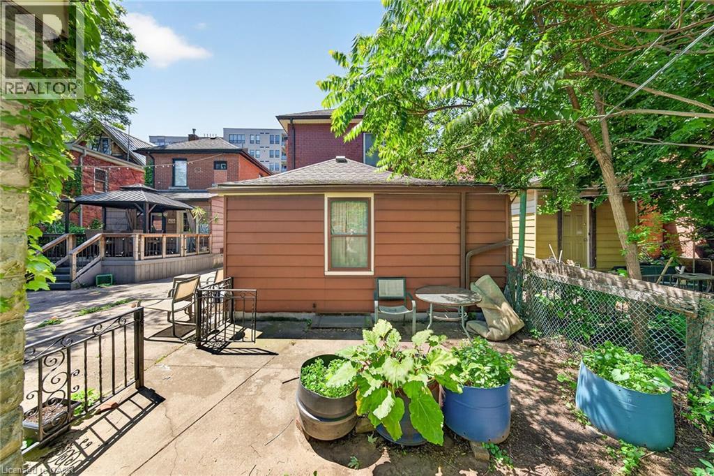 16 MULBERRY Street - 48