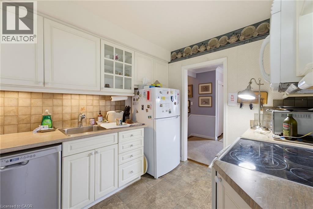 320 RIVER SIDE Drive - 12