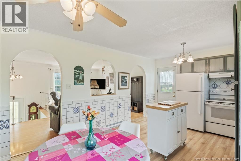796 Royal - Image 11