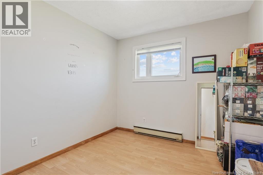 796 Royal - Image 15