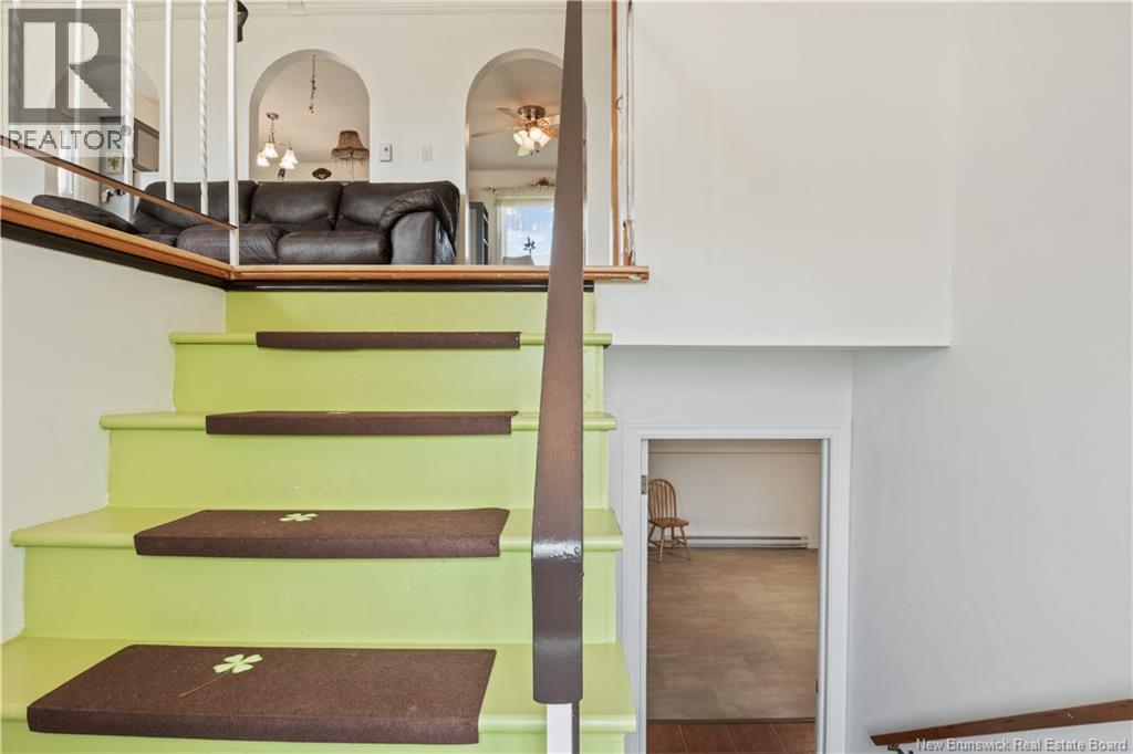 796 Royal - Image 18