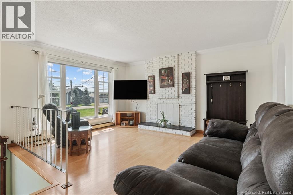 796 Royal - Image 4