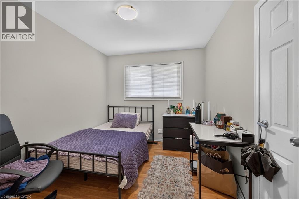 27 AINSLIE Avenue - Image 12