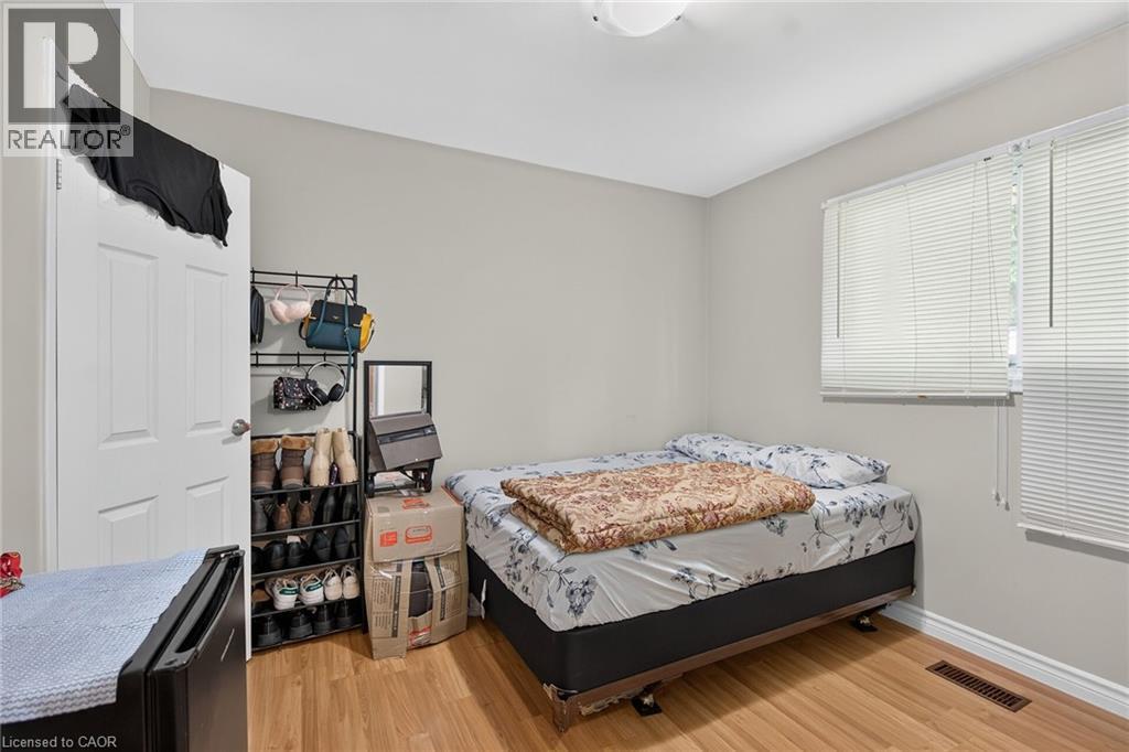 27 AINSLIE Avenue - Image 13