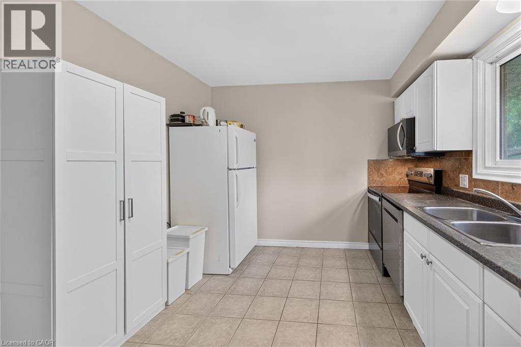 27 AINSLIE Avenue - 17